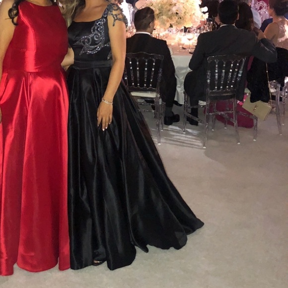 Dress - Picture 2 of 5